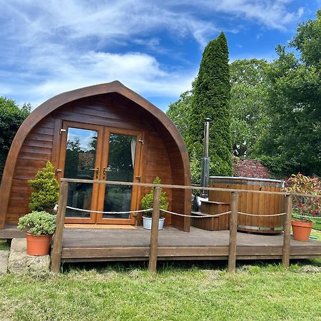 Hotel Secluded Cosy Luxury Pod With Wood Fired Hot Tub Shrewsbury Zewnętrze zdjęcie