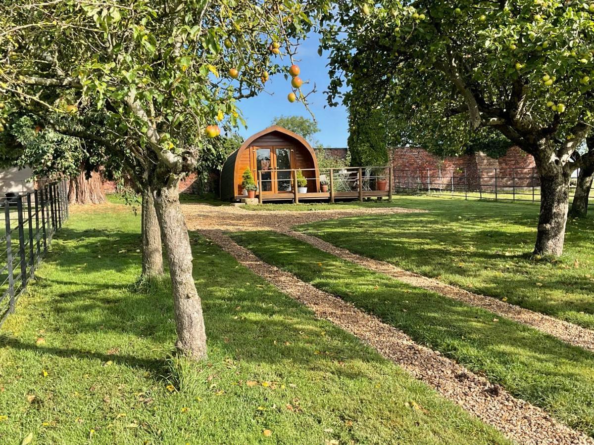 Hotel Secluded Cosy Luxury Pod With Wood Fired Hot Tub Shrewsbury Zewnętrze zdjęcie